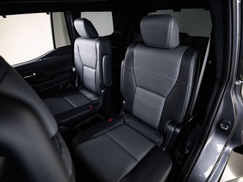Used 2026 Lexus GX 550 w/ Accessory Package (31) AWD/4WD image 24