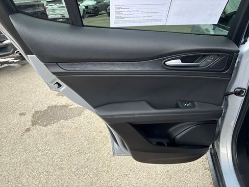 Used 2024 Alfa Romeo Stelvio Sprint image 7