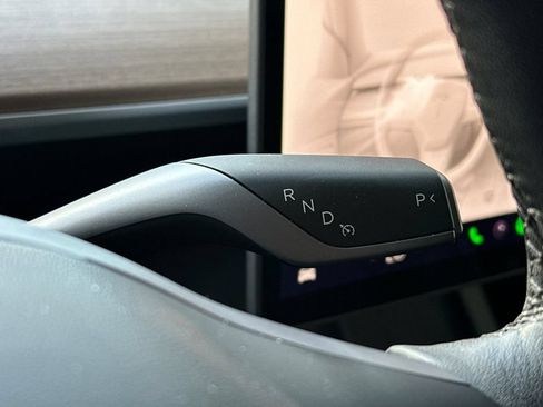 Used 2024 Tesla Model Y Long Range RWD image 22