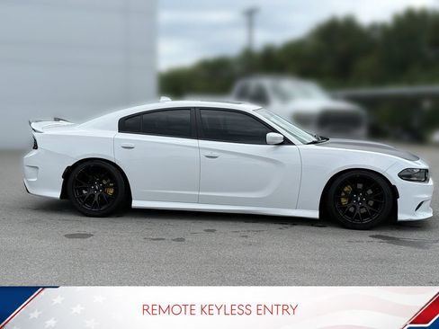Used 2019 Dodge Charger R/T RWD image 4