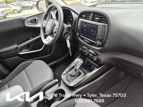 Certified 2024 Kia Soul LX w/ Option Group 015 FWD image 11