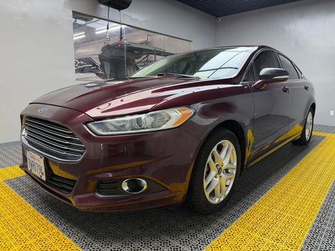 Used 2013 Ford Fusion SE image 4