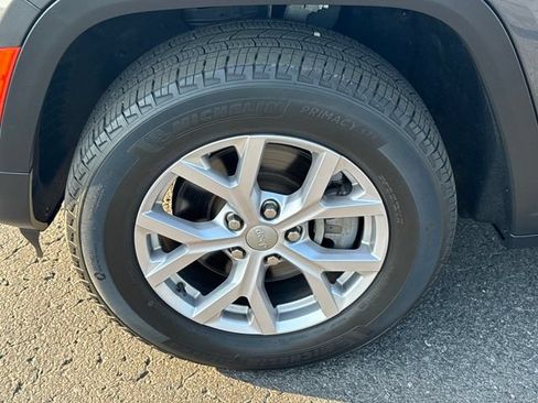 Certified 2022 Jeep Grand Cherokee L Limited AWD/4WD image 10