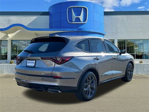 Used 2023 Acura MDX A-Spec image 2