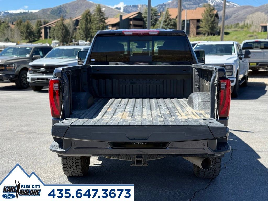Used 2024 GMC Sierra 3500 Denali Ultimate AWD/4WD image 5
