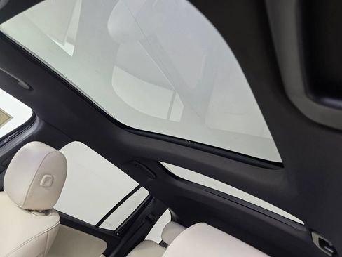 New 2026 Mercedes-Benz GLB 250 image 9