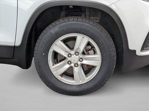 Used 2021 Chevrolet Trax LS w/ Tint and Cruise Package image 21