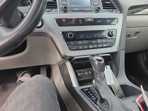 Used 2016 Hyundai Sonata Limited FWD image 21