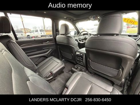 Used 2025 Jeep Grand Cherokee L Limited w/ Luxury Tech Group II image 13