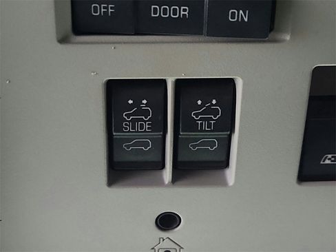 Used 2018 Chevrolet Silverado 1500 LTZ Z71 w/ LTZ Plus Package image 34