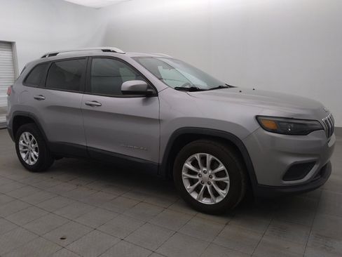 Used 2020 Jeep Cherokee Latitude FWD image 11