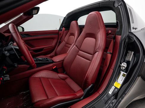Certified 2022 Porsche 911 Targa 4 GTS AWD/4WD image 5
