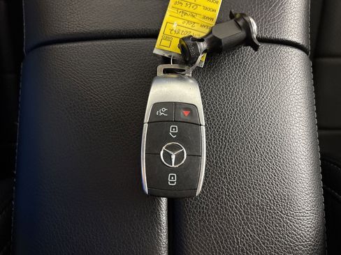 Used 2020 Mercedes-Benz GLS 450 4MATIC image 33