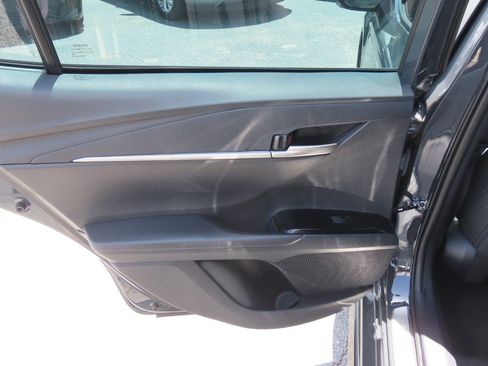 Used 2025 Toyota Camry SE w/ Convenience Package FWD image 17