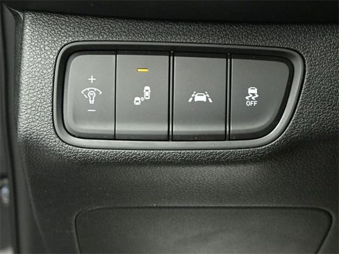 Used 2019 Hyundai Santa Fe SE image 11