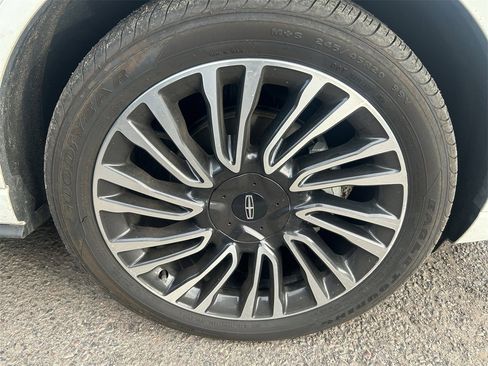 Used 2022 Lincoln Corsair Reserve w/ Equipment Group 201A image 6