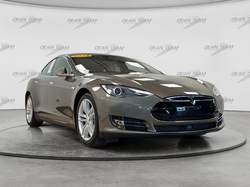 Used 2015 Tesla Model S 85 RWD image 2