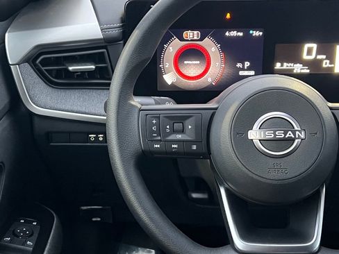New 2026 Nissan Kicks SV w/ SV Premium Package FWD image 19