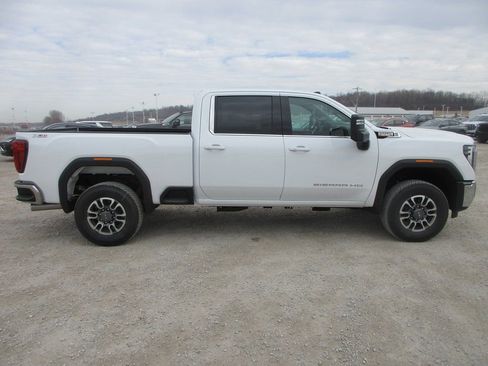 New 2026 GMC Sierra 2500 SLE w/ SLE Value Package; image 3