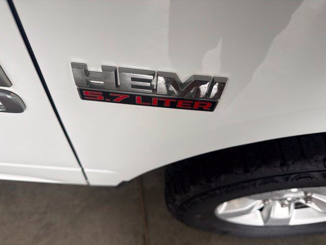 Used 2014 RAM 1500 Classic SLT w/ Protection Group AWD/4WD image 12