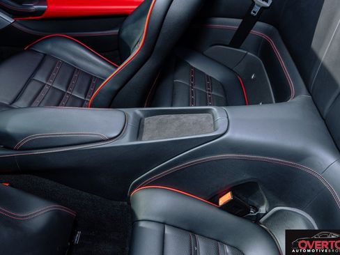 Used 2020 Ferrari Portofino RWD image 23