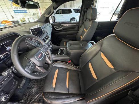 Used 2024 GMC Yukon AT4 w/ Technology Package AWD/4WD image 27