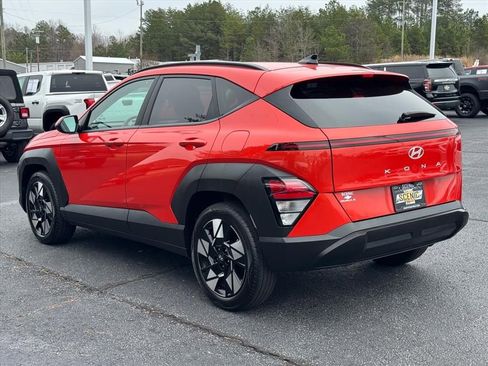 Used 2025 Hyundai Kona SEL image 5