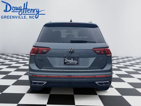 Used 2022 Volkswagen Tiguan SEL R-Line AWD/4WD image 4