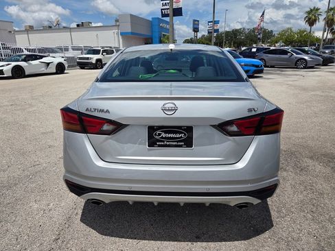 Used 2024 Nissan Altima 2.5 SV w/ SV Premium Package FWD image 12