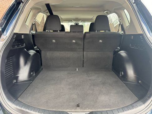 Used 2018 Toyota RAV4 XLE image 24