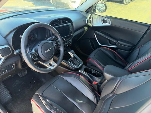 Used 2022 Kia Soul LX w/ Technology Package FWD image 10