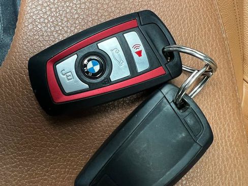 Used 2018 BMW 330i xDrive Sedan w/ Premium Package AWD/4WD image 24