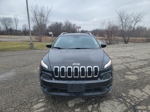 Used 2015 Jeep Cherokee Latitude w/ Comfort/Convenience Group image 2