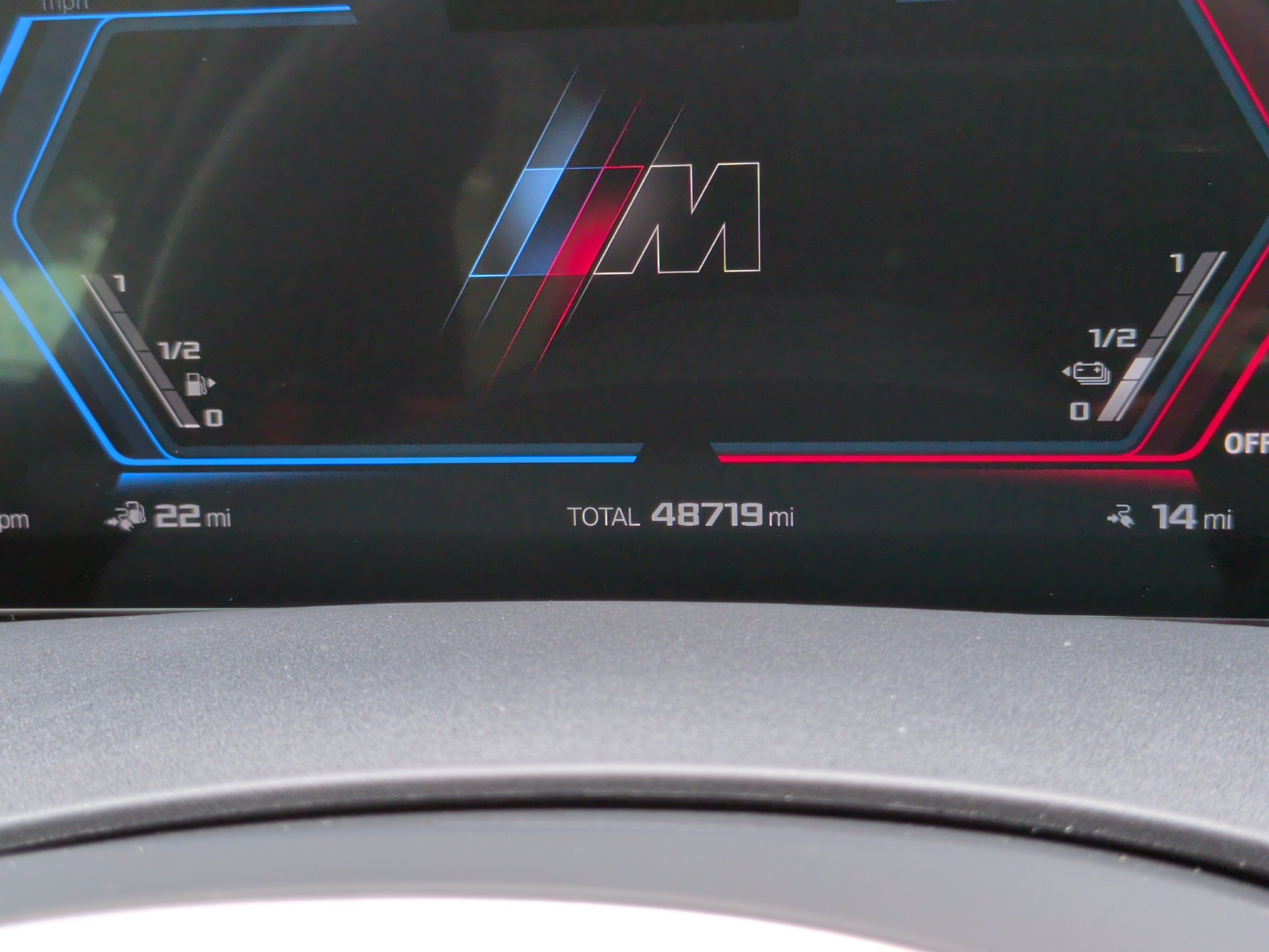 Used 2023 BMW XM AWD/4WD image 16