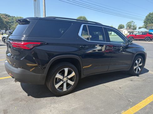 Used 2023 Chevrolet Traverse LT w/ LT Premium Package AWD/4WD image 6