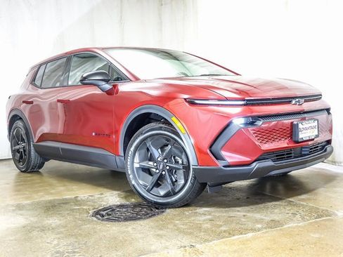 New 2026 Chevrolet Equinox EV LT w/ Midnight Package image 2