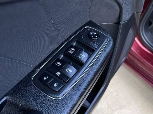 Used 2019 Dodge Charger SXT w/ Blacktop Package image 10