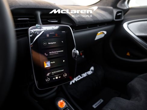 Used 2025 McLaren Artura Spider image 28