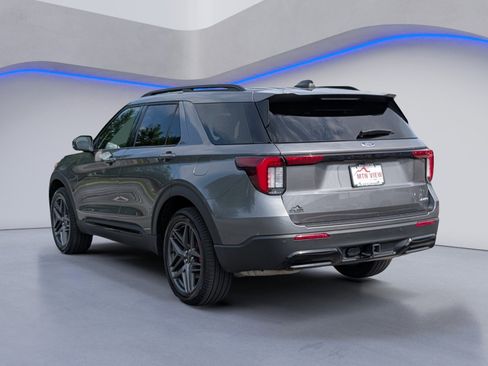 Used 2025 Ford Explorer ST-Line w/ ST-Line Street Pack AWD/4WD image 7