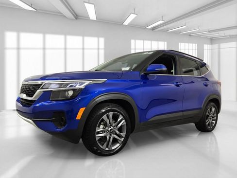 Used 2022 Kia Seltos S FWD image 2