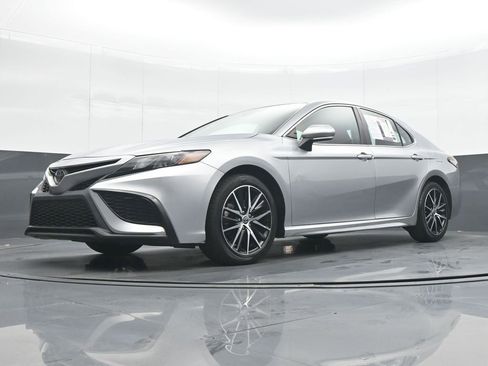 Used 2023 Toyota Camry SE FWD image 26