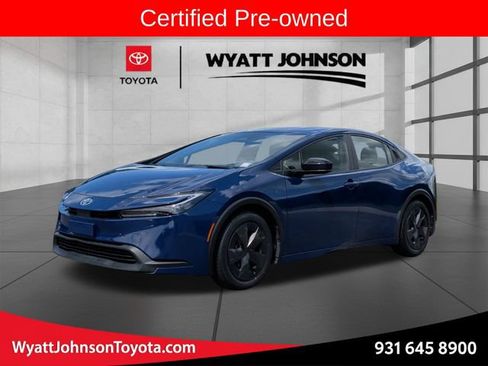 Used 2025 Toyota Prius LE FWD image 1