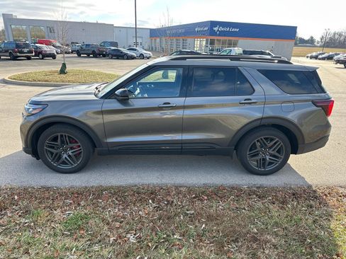 New 2026 Ford Explorer ST image 17
