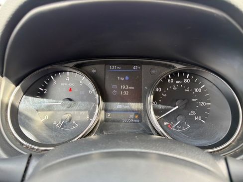 Used 2022 Nissan Rogue Sport S image 18