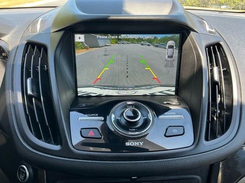 Used 2019 Ford Escape Titanium AWD/4WD image 22