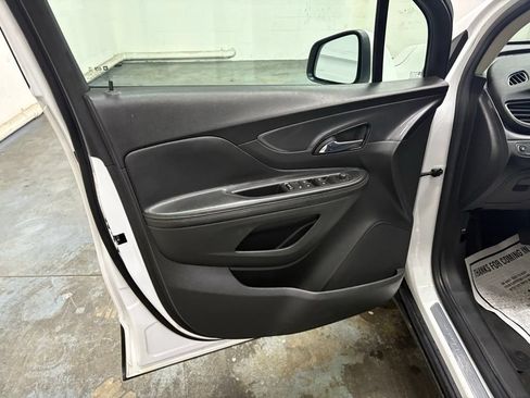 Used 2021 Buick Encore Preferred AWD/4WD image 8
