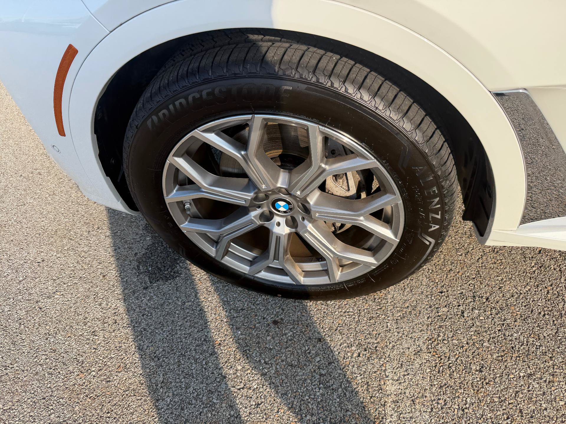 Used 2024 BMW X7 xDrive40i w/ Premium Package AWD/4WD image 18