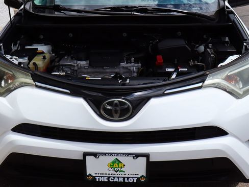 Used 2018 Toyota RAV4 LE w/ All Weather Liner Package FWD image 55