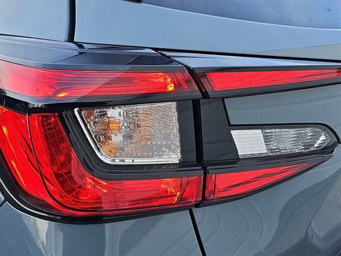 Certified 2025 Subaru Crosstrek 2.0i Premium image 35