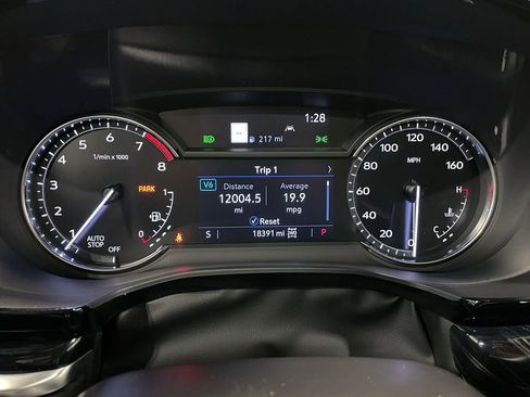 Used 2025 Cadillac XT6 Premium Luxury image 36